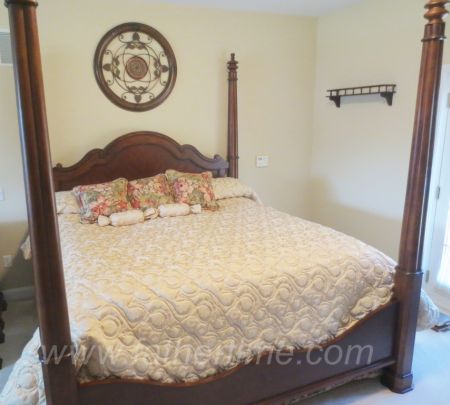 Bassett king size 4 poster bed with linens, and matching night stands, father time auctions, st. louis auctions, IL auctions, online auctions st. louis,